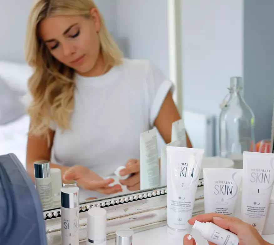 SKIN Feuchtigkeitscreme für strahlende Haut 50 ml – Bild 3